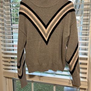 Only worn once! Comfy, cute and perfect for fall!